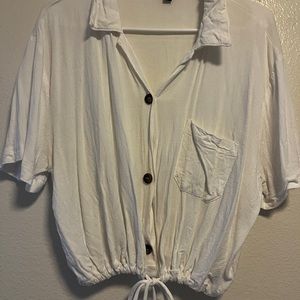Moa Moa white blouse with brown button and adjustable waist